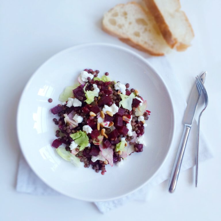 Linzensalade met rode bieten