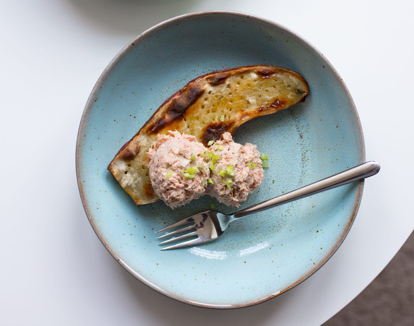 Recept gepofte zoete aardappel met tonijnsalade