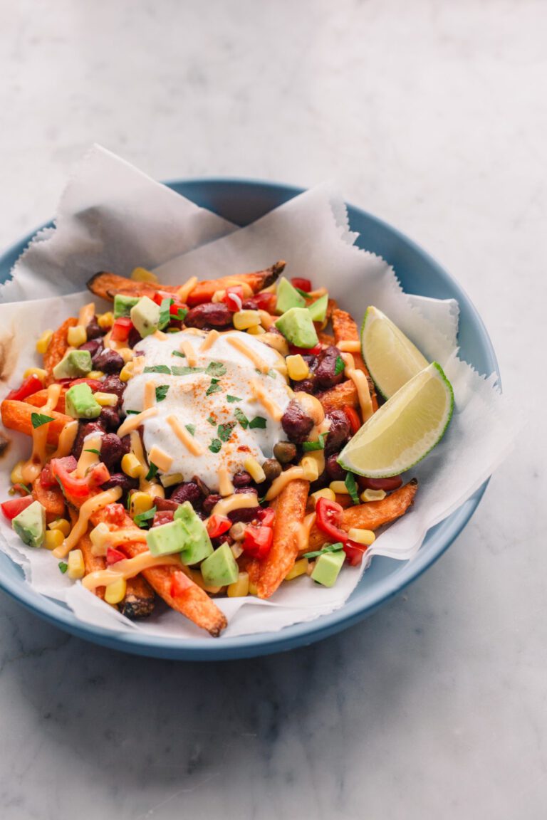 loaded zoete aardappel friet