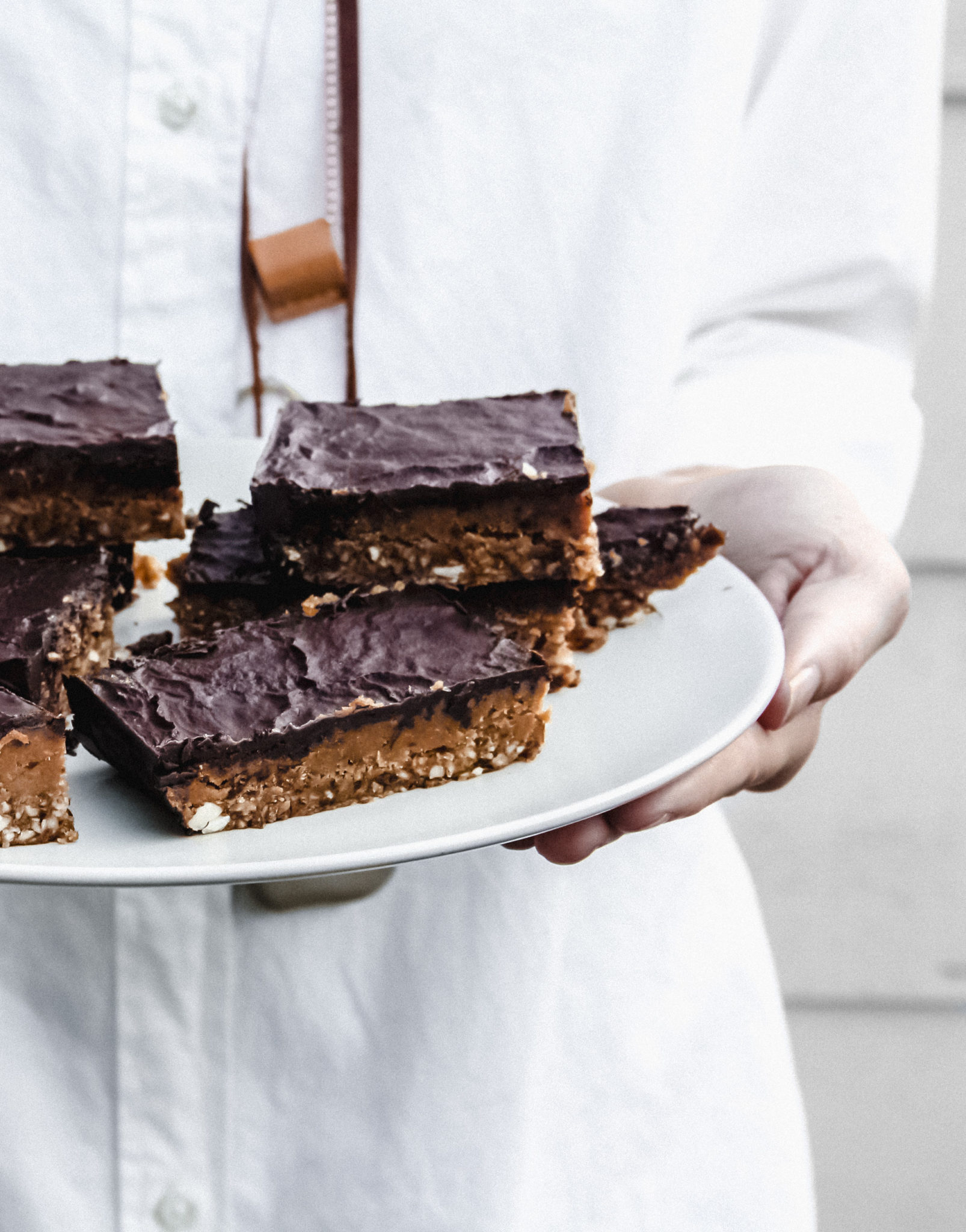 Snickers met dadels, pinda’s en chocolade van Foodbandits