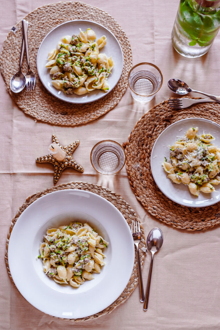 pasta met courgette en worst