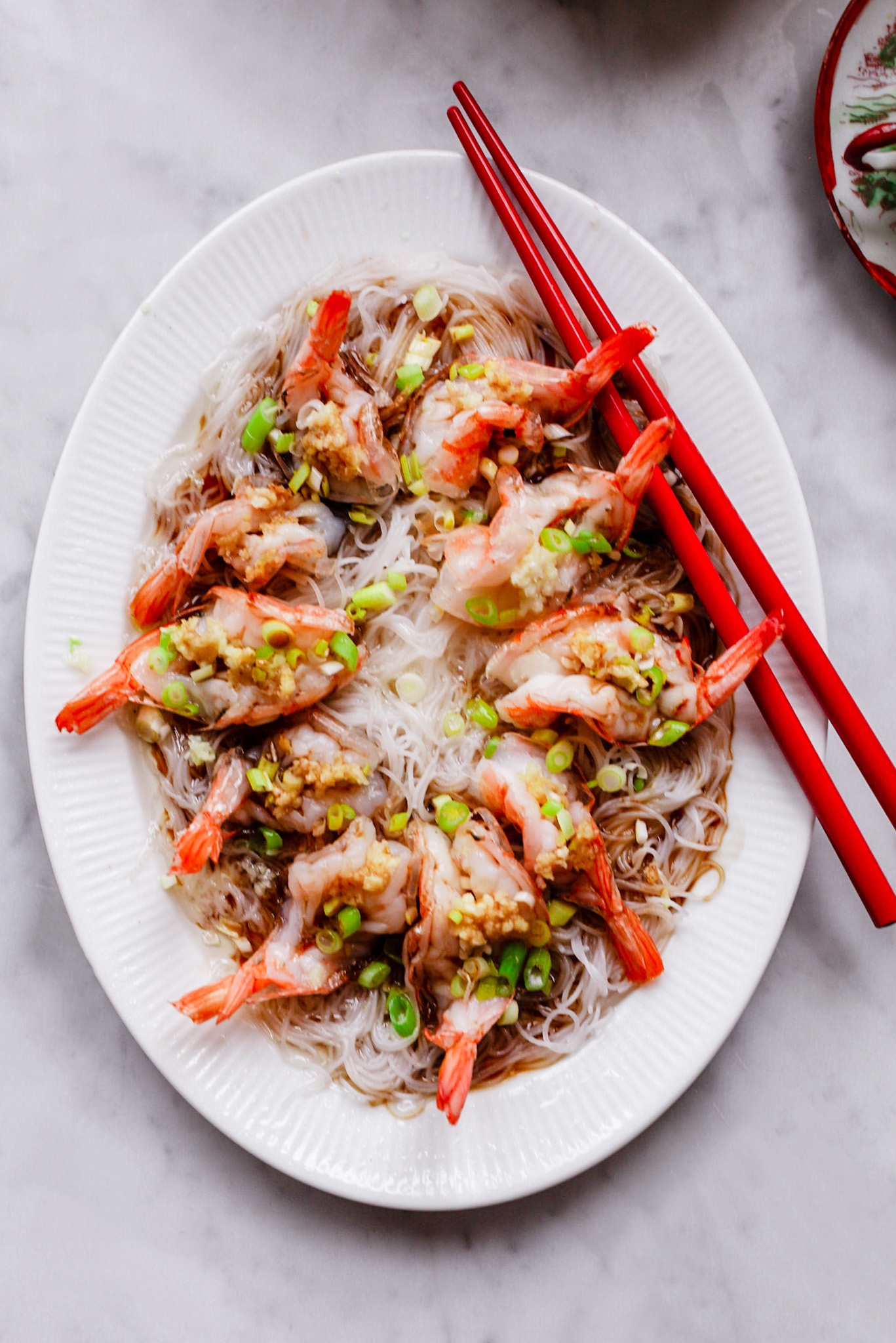 Gestoomde garnalen met knoflook en bosui