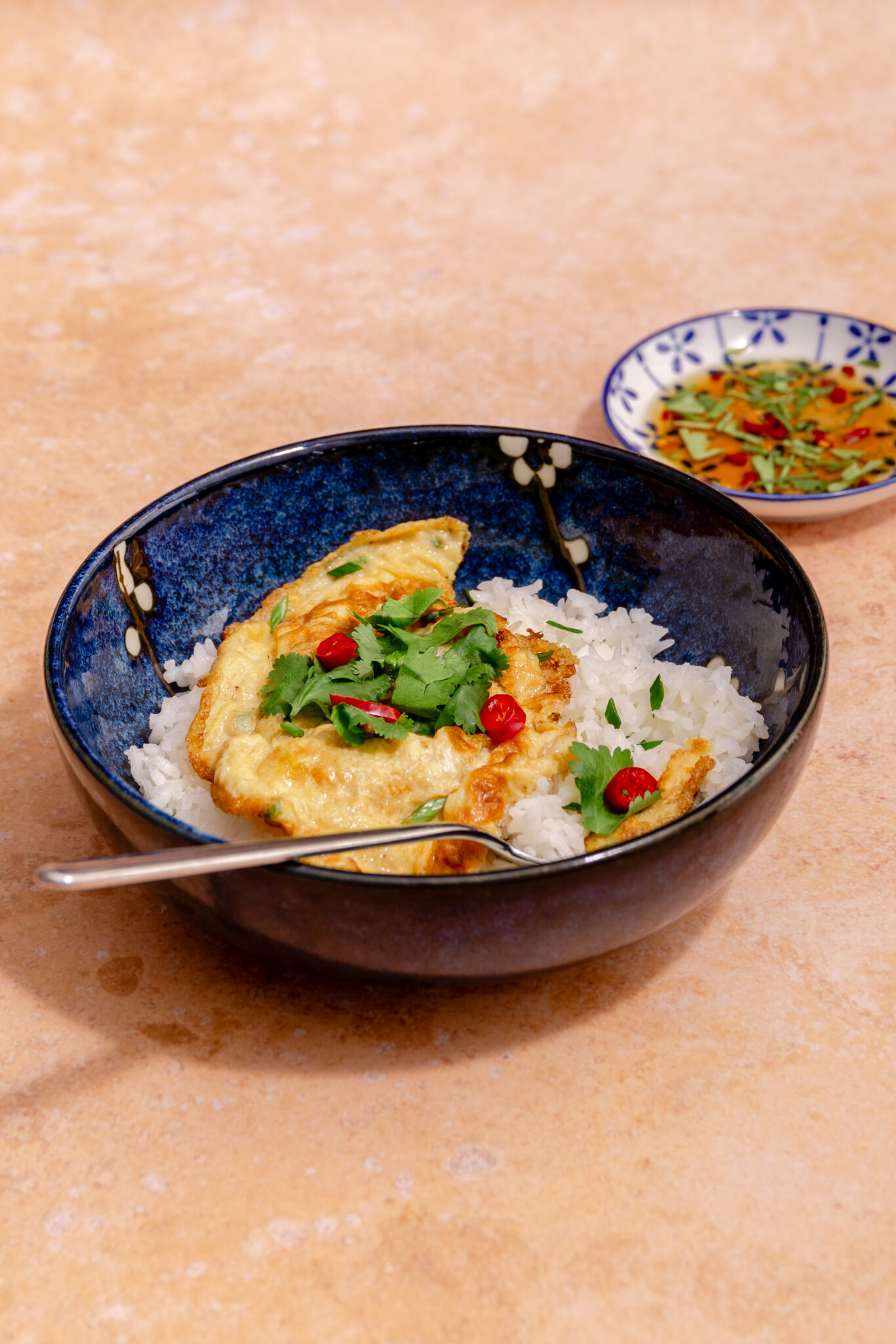 Thaise omelet met dipsaus