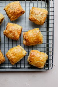 saucijzenbroodjes surinaams