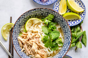 vietnamese kippensoep pho ga