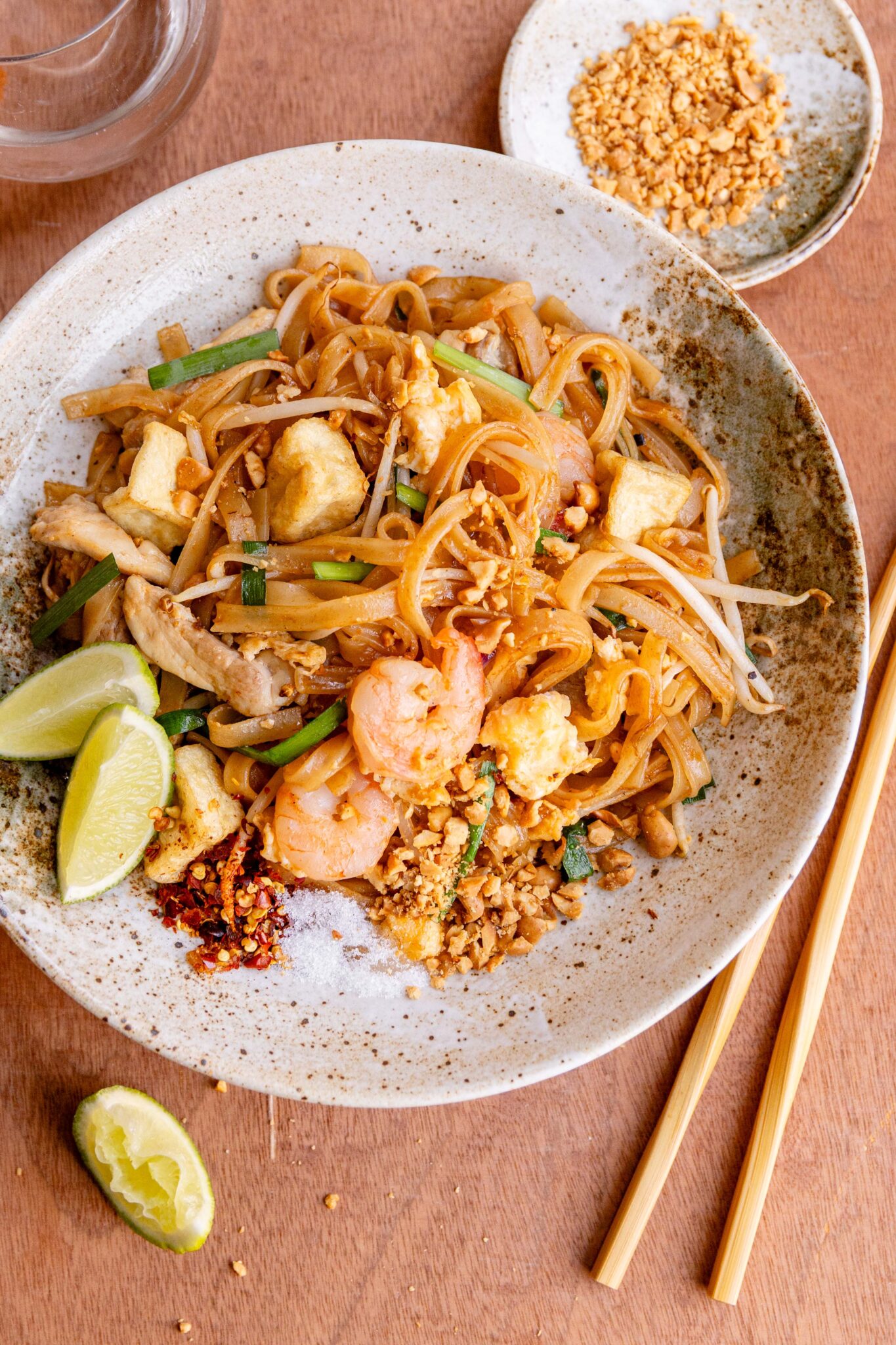 Pad Thai recept met kip en garnalen – makkelijk & smaakvol